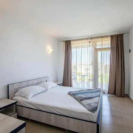 Sea View - Adults Only 招待所 4*